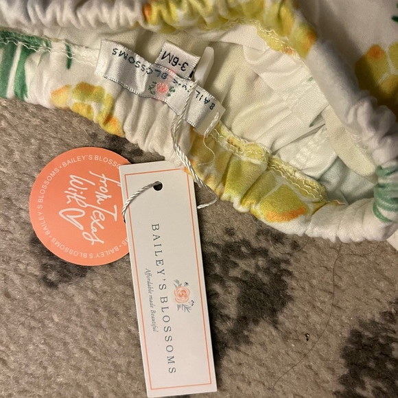 NWT Baileys Blossoms onesies 3-6 months and size small - Picture 4 of 5